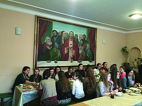 Учасниці Великопосних реколекцій у трапезній. Березень 2016 р. Б